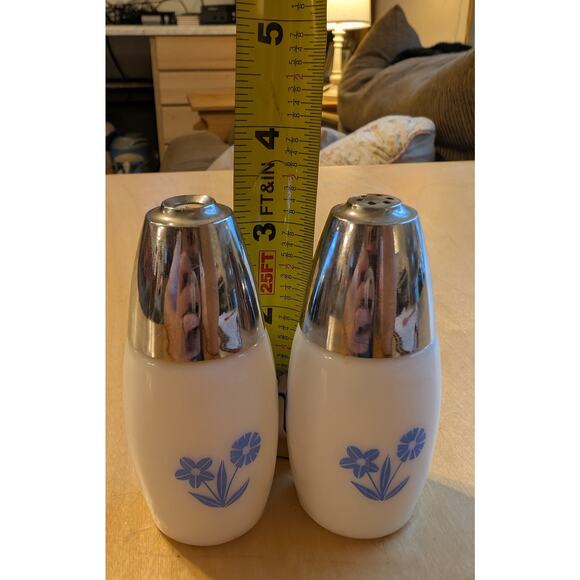 🎃Vintage Gemco Milk Glass Blue Cornflower Salt and Pepper Shakers - Picture 2 of 2